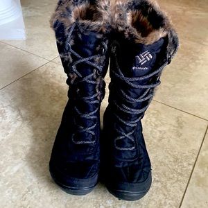 Columbia waterproof snow boots/winter boots. Like new. Size 6